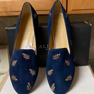 Talbots Navy Blue Embroidered Christmas Tree Flats Size 11